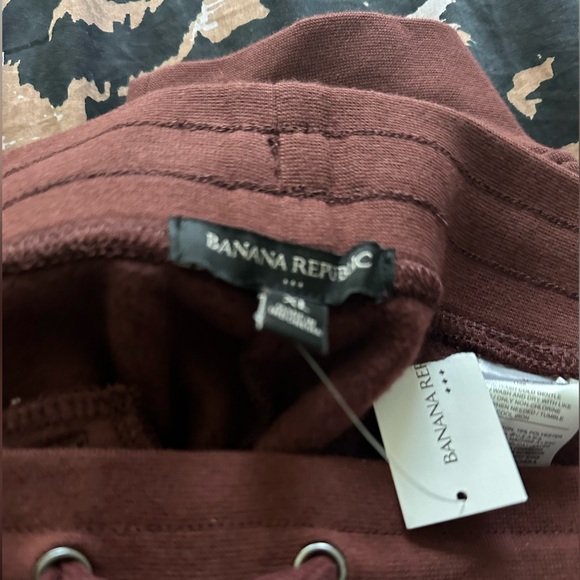 Banana Republic Factory - Picture 3 of 3